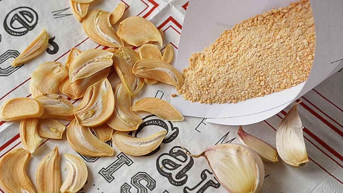 El ajo en polvo ayuda a mantener la presión estable. El ajo en polvo ayuda a mantener la presión estable.