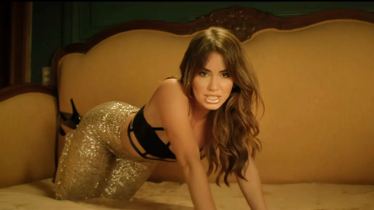 Lali Espósito le tiró onda a un guardia de seguridad en pleno show: ¡Qué guapo!