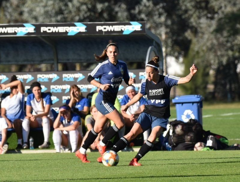La selección femenina afina su preparación para Francia 2019