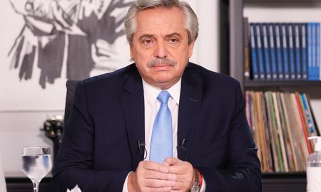 El presidente partirá a las 17 horas rumbo a Perú. El presidente partirá a las 17 horas rumbo a Perú.