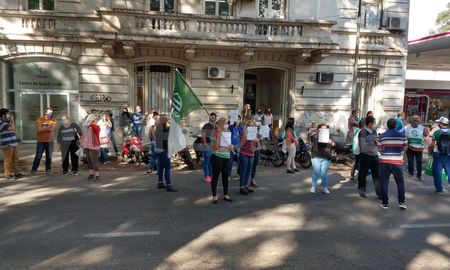 Hace una semana que los trabajadores reclaman por mejoras en el inmueble y vacunación Hace una semana que los trabajadores reclaman por mejoras en el inmueble y vacunación