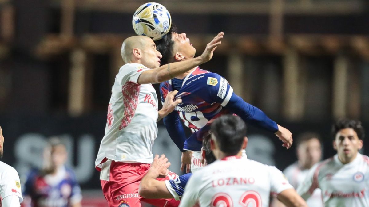 Unión chocó contra un Argentinos que fue sólido y se quedó con los tres puntos