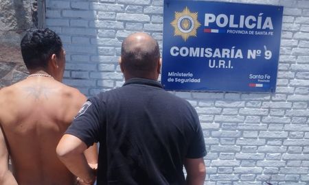Un hombre de 27 años fue detenido y permanece en la seccional 9° de Santa Fe por un robo calificado. Un hombre de 27 años fue detenido y permanece en la seccional 9° de Santa Fe por un robo calificado.