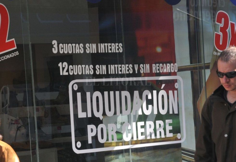 Apagón contra los tarifazos en los comercios santafesinos
