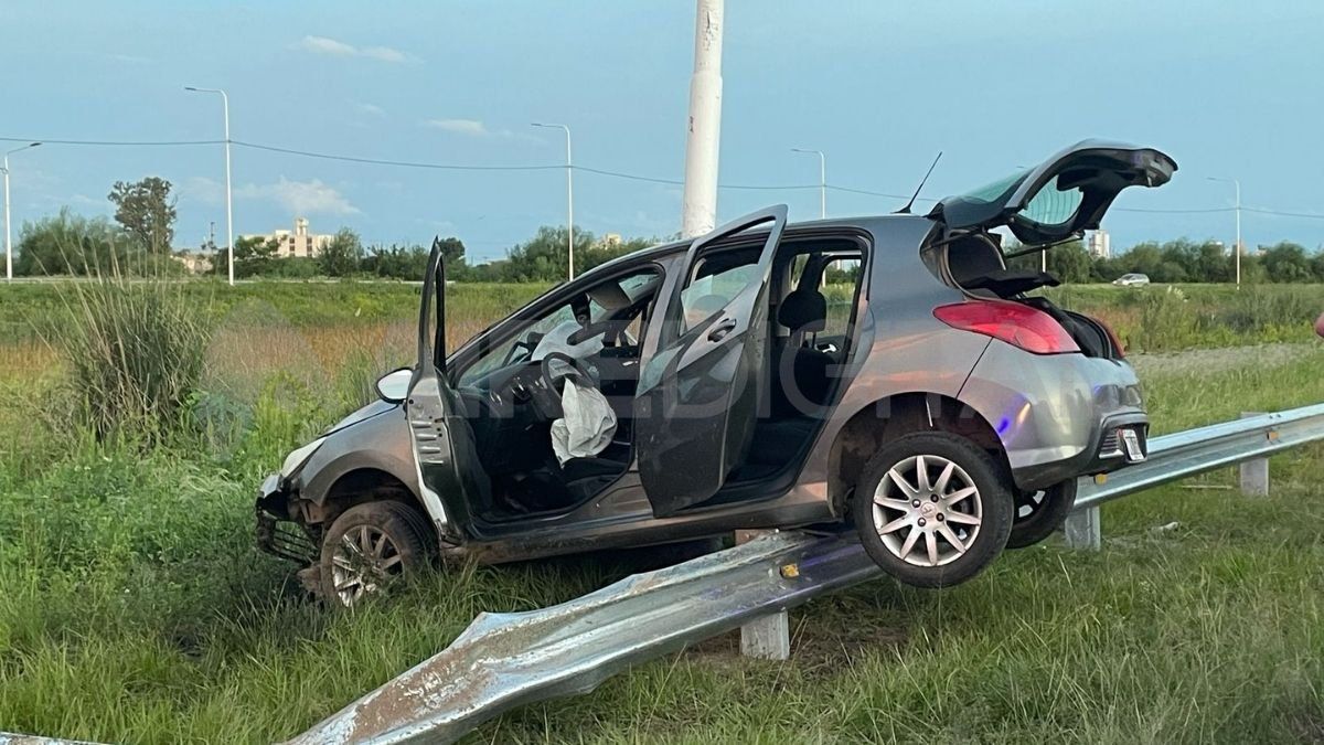 Accidente en Circunvalación Oeste: el auto era robado