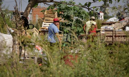 En las villas del norte y el oeste de Santa Fe, el cruce de la pandemia con la pobreza extrema es un enorme riesgo. En las villas del norte y el oeste de Santa Fe, el cruce de la pandemia con la pobreza extrema es un enorme riesgo.