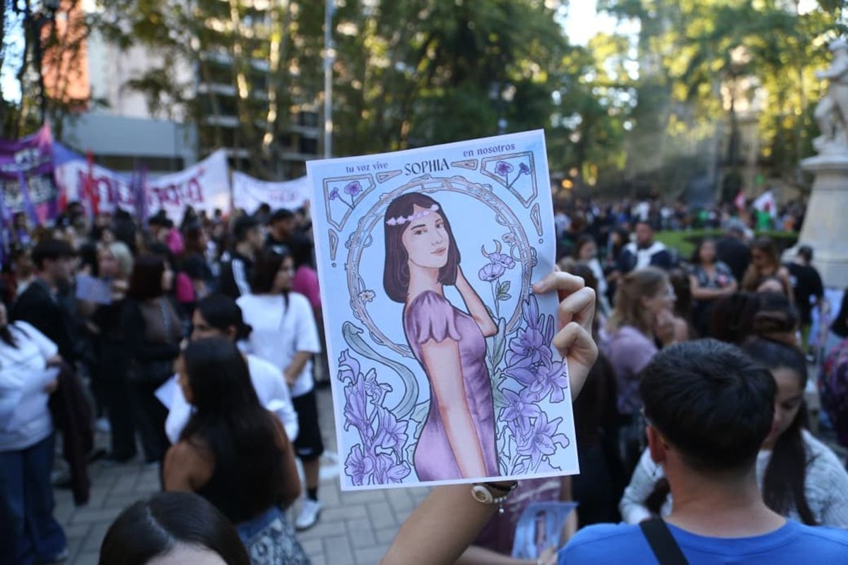 La marcha por Sophia este viernes en Rosario fue multitudinaria. La marcha por Sophia este viernes en Rosario fue multitudinaria.