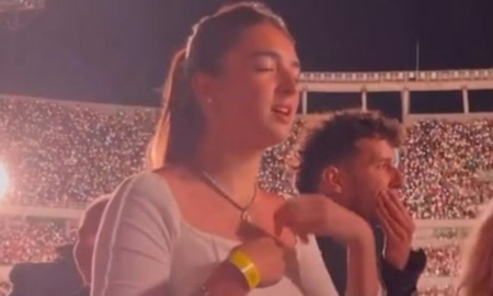 Margarita, la hija de Esteban Bullrich, cantó en lenguaje de señas en el show de Coldplay Margarita, la hija de Esteban Bullrich, cantó en lenguaje de señas en el show de Coldplay