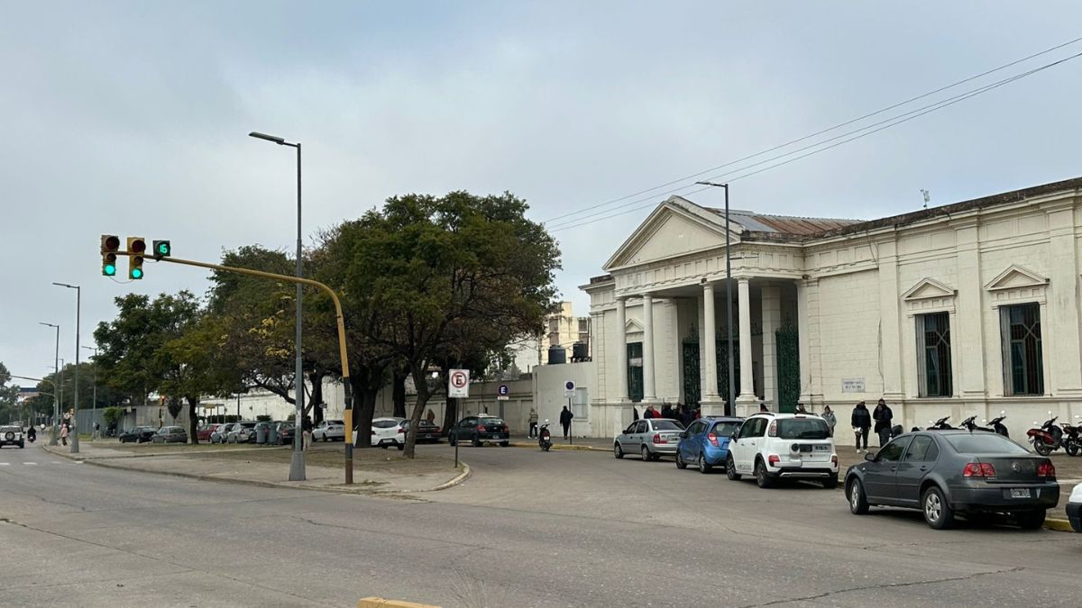 Los restos de Villanueva fueron trasladados al Cementerio Municipal de Santa Fe luego de las 10.30.