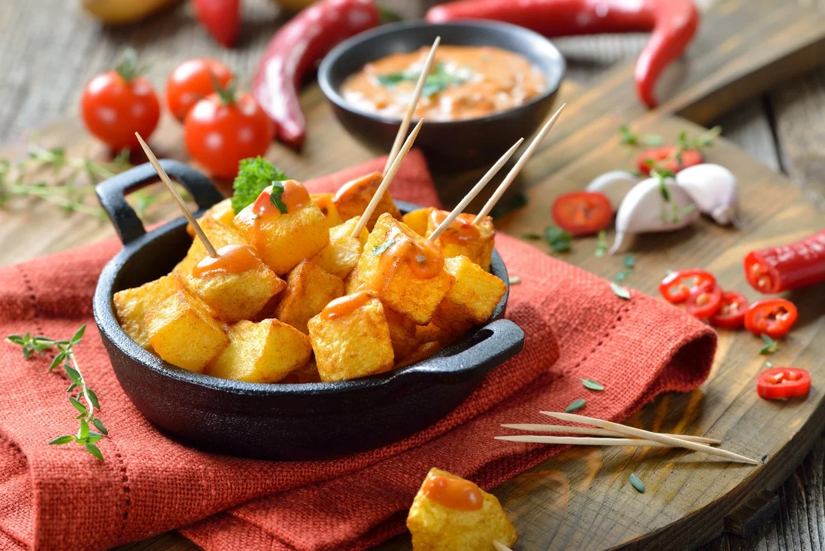 Cómo hacer papas bravas al horno: una receta para hacer en casa