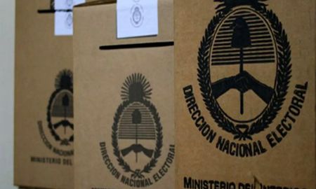 Durante el fin de semana se comenzaron a confeccionar en la Secretaría Electoral Provincial las 6.789 urnas que serán distribuidas en los 1032 locales de votación de la provincia de Santa Fe, para las elecciones Primarias Abiertas Simultáneas y Obligatorias (Paso) del 12 de septiembre. Durante el fin de semana se comenzaron a confeccionar en la Secretaría Electoral Provincial las 6.789 urnas que serán distribuidas en los 1032 locales de votación de la provincia de Santa Fe, para las elecciones Primarias Abiertas Simultáneas y Obligatorias (Paso) del 12 de septiembre.