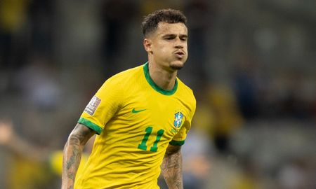 El volante del Aston Villa británico, de 30 años, no intervendrá en la Copa del Mundo que empezará dentro de dos semanas en territorio asiático, por una molestia muscular que le demandará una recuperación de seis semanas. El volante del Aston Villa británico, de 30 años, no intervendrá en la Copa del Mundo que empezará dentro de dos semanas en territorio asiático, por una molestia muscular que le demandará una recuperación de seis semanas.