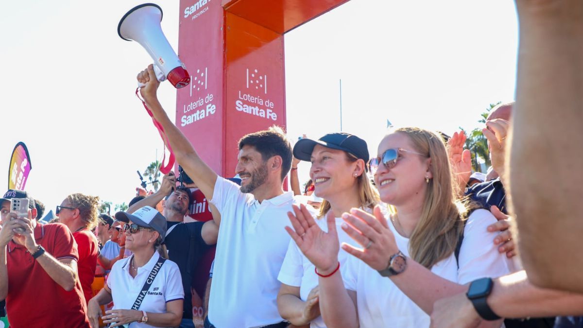 Pullaro participó de la largada de los nadadores. Pullaro participó de la largada de los nadadores.