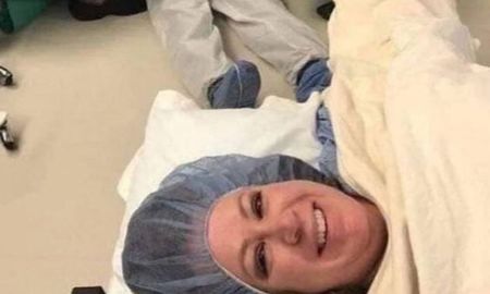 dio a luz y se saco una selfie junto a su marido desmayado dio a luz y se saco una selfie junto a su marido desmayado