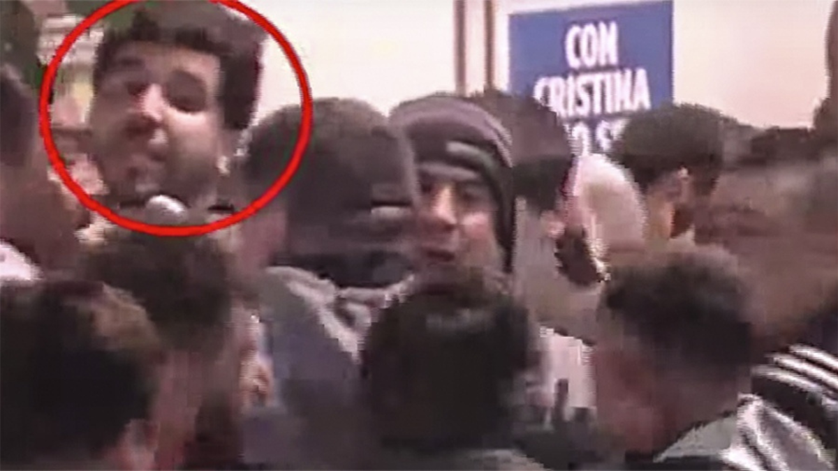 Un individuo intentó dispararle a la expresidenta Cristina Fernández de Kirchner este jueves por la noche
