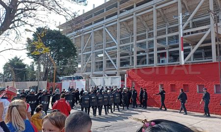Cómo será el operativo de seguridad en Unión vs Newells tras el tiroteo frente a la sede del club Cómo será el operativo de seguridad en Unión vs Newells tras el tiroteo frente a la sede del club