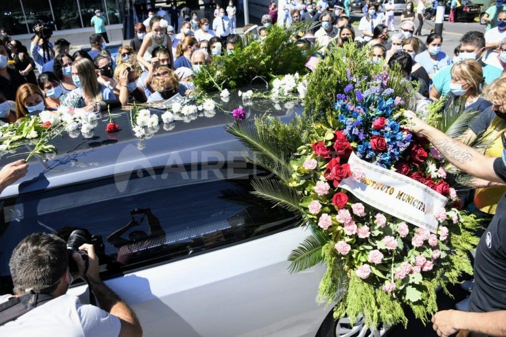 Triste despedida a una enfermera del Heca que murió por coronavirus