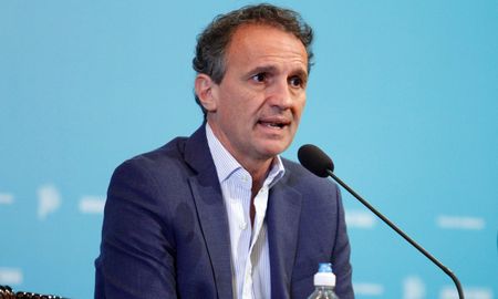 El ministro de Obras y Servicios Públicos de la Nación, Gabriel Katopodis, visitará las obras en el Camino Viejo a Esperanza. El ministro de Obras y Servicios Públicos de la Nación, Gabriel Katopodis, visitará las obras en el Camino Viejo a Esperanza.