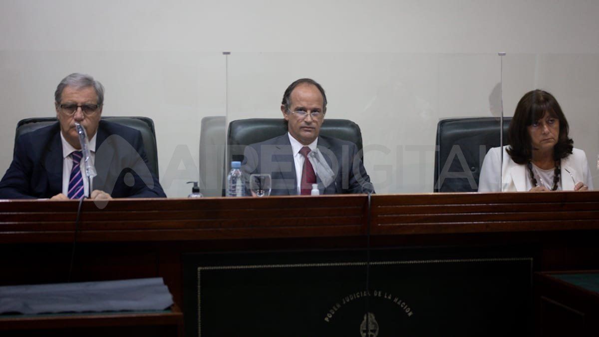 José María Escobar Cello, Luciano Lauría y María Ivon Vella, los jueces que conformaron el tribunal que condenó a los exagentes de la Policía Federal.