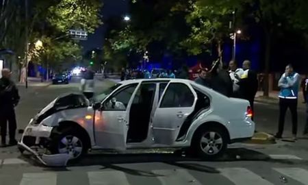 El policía, de civil y en franco de servicio, intervino cuando le sustraían el vehículo a una mujer que estaba con su hija. El policía, de civil y en franco de servicio, intervino cuando le sustraían el vehículo a una mujer que estaba con su hija.