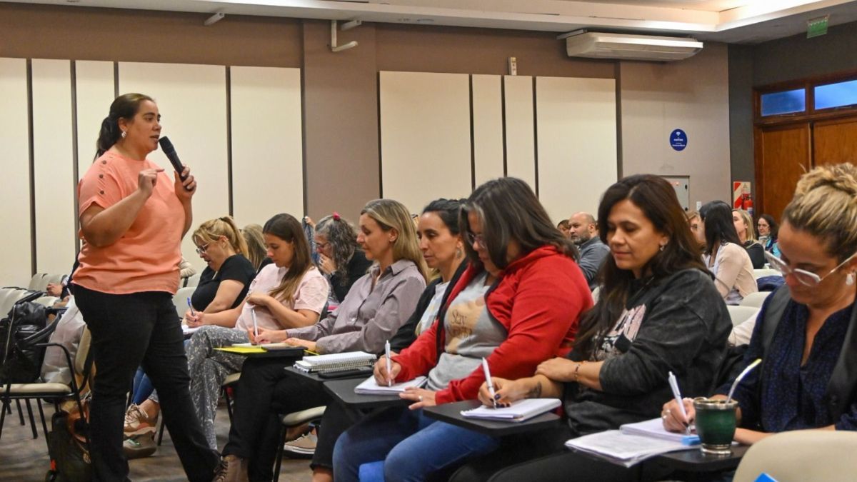 Más de 7.000 docentes de Santa Fe se capacitaron con el Plan Raíz.