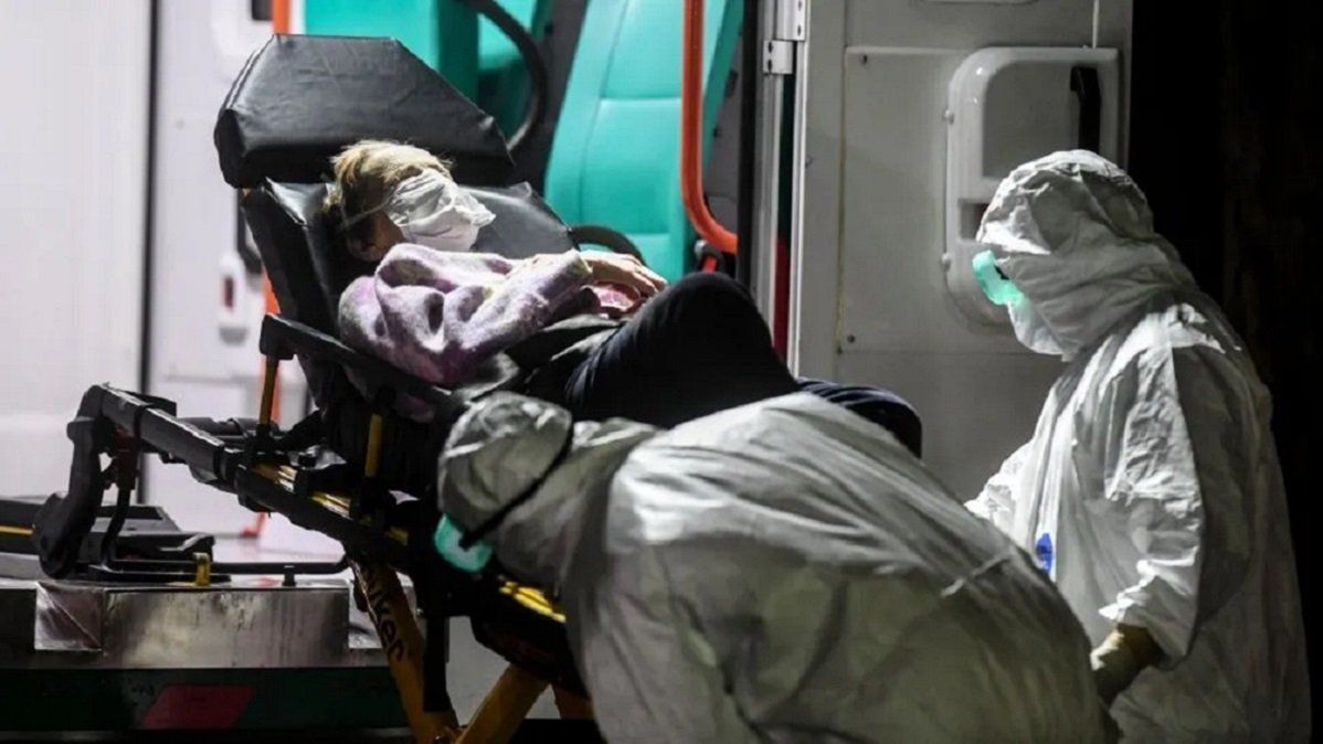 Operativo de traslado de los ancianos por parte del SAME