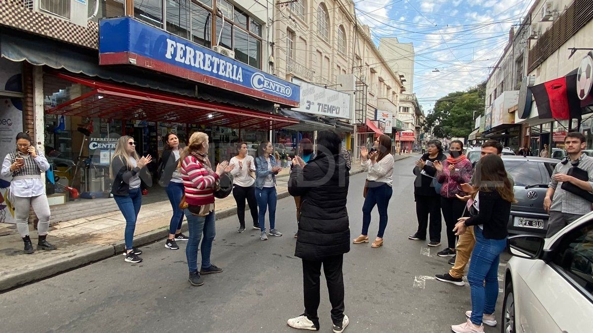 Censistas reclamaron frente a las oficinas del Ipec por falta de pago.&nbsp;