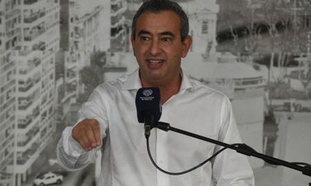 El titular del Ejecutivo comenzó señalando que en Rosario desde hace algunas semana nuestro nivel de ocupación de camas está a niveles muy altos, tanto en el sector público como en el privado y ese sentido, aseguró que estar atentos a esos datos es sin duda una prioridad. El titular del Ejecutivo comenzó señalando que en Rosario desde hace algunas semana nuestro nivel de ocupación de camas está a niveles muy altos, tanto en el sector público como en el privado y ese sentido, aseguró que estar atentos a esos datos es sin duda una prioridad.