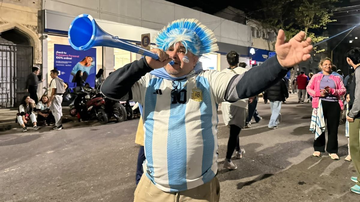 Así festejó Santa Fe la victoria de Argentina contra Inglaterra. Así festejó Santa Fe la victoria de Argentina contra Inglaterra.