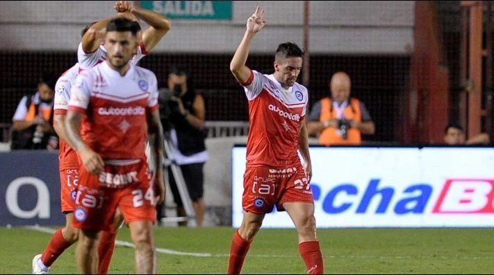 Argentinos le ganó al ascendido Arsenal en La Paternal