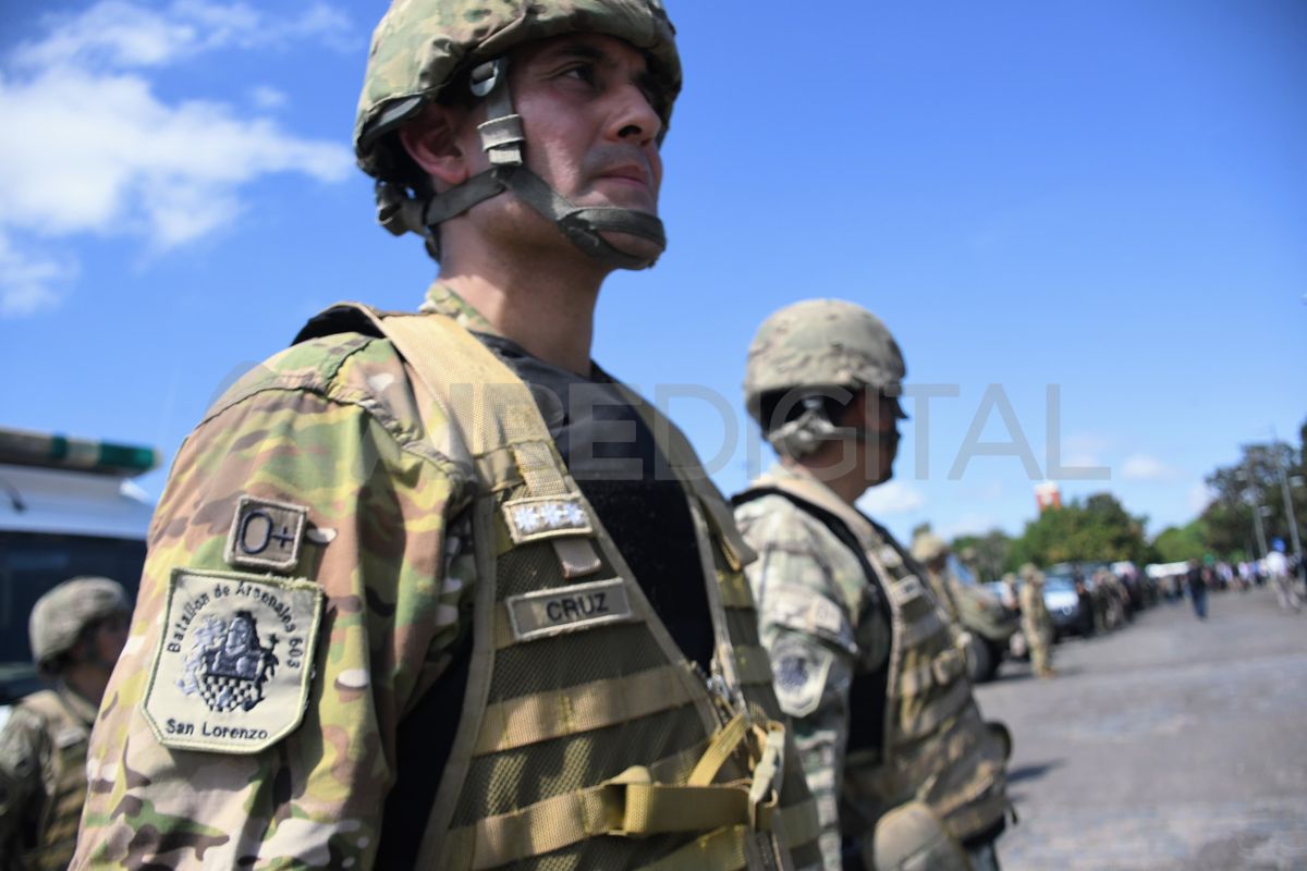 Este martes llegaron a Rosario helicópteros, lanchas y móviles del Ejército para el combate contra el narcotráfico.