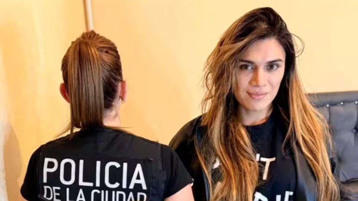 Las cámaras de seguridad del hotel en Palermo registraron el ingreso de Luciana Martínez junto al denunciante.