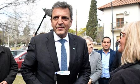 El ministro de Economía, Sergio Massa, confirmó este jueves que mañana viernes enviará al Congreso el proyecto de Ley de Presupuesto 2024. El ministro de Economía, Sergio Massa, confirmó este jueves que mañana viernes enviará al Congreso el proyecto de Ley de Presupuesto 2024.