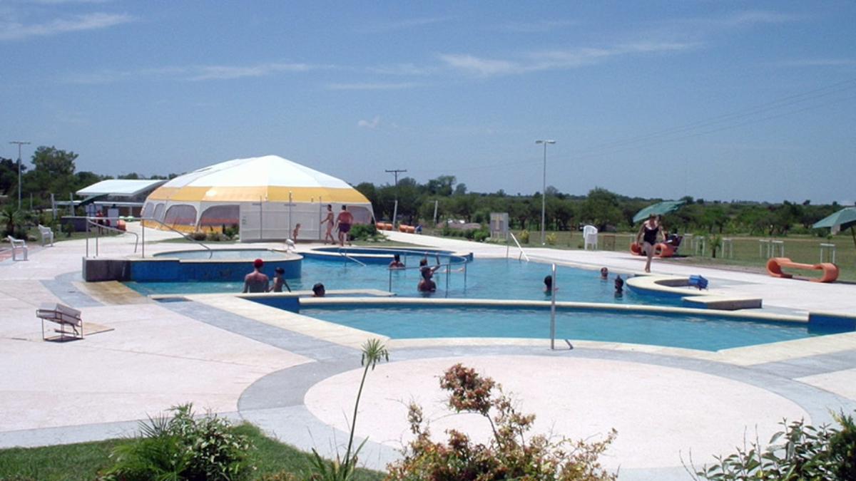 Las Termas de Mar&iacute;a Grande ofrecen un espacio &uacute;nico de relajaci&oacute;n con 11 piscinas de agua mineralizada.