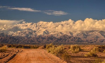 Escapada a un maravilloso destino de La Rioja, ideal para conectar con la naturaleza y la paz. Escapada a un maravilloso destino de La Rioja, ideal para conectar con la naturaleza y la paz.