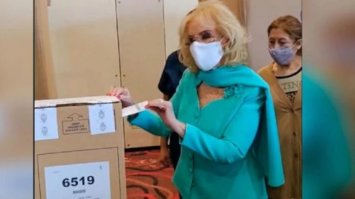 El momento en el que Mirtha Legrand emiti&oacute; su voto.