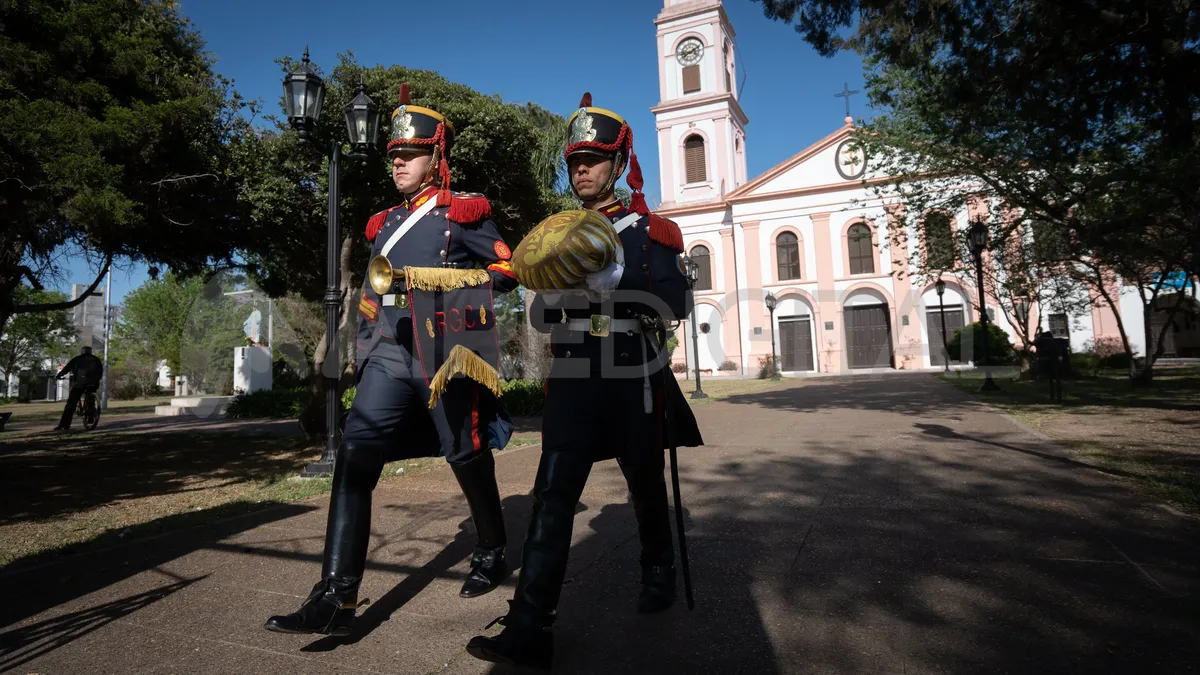 Durante el combate, duró apenas 15 minutos y fallecieron 40 realistas y 14 granaderos. Detrás de se encuentra la Capilla Antigua.