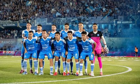 Estudiantes de Río Cuarto quedó a 90 minutos de jugar en Primera por primera vez en su historia. Estudiantes de Río Cuarto quedó a 90 minutos de jugar en Primera por primera vez en su historia.