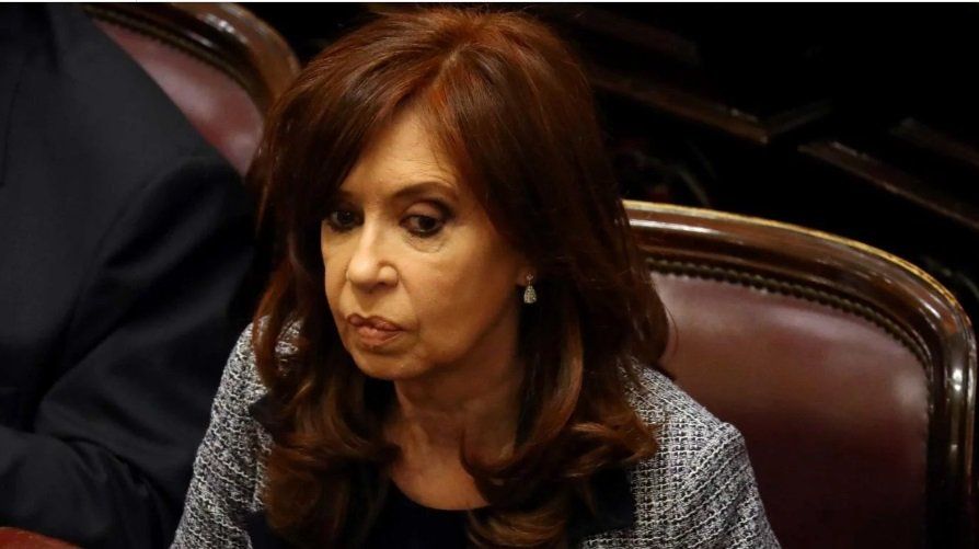 Claudio Bonadio citó a Cristina Kirchner y a 100 empresarios por los cuadernos de las coimas