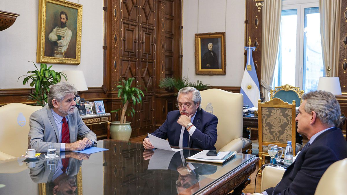 El presidente Alberto Fernández firmó este lunes el decreto correspondiente a la quinta jerarquización salarial para investigadores del CONICET.