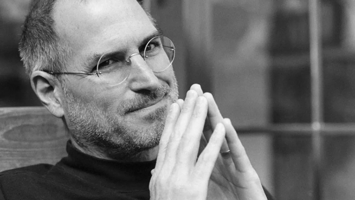 Una versión digital y virtual de Steve Jobs, realizada con inteligencia artificial, fue entrevistada esta semana en un podcast.