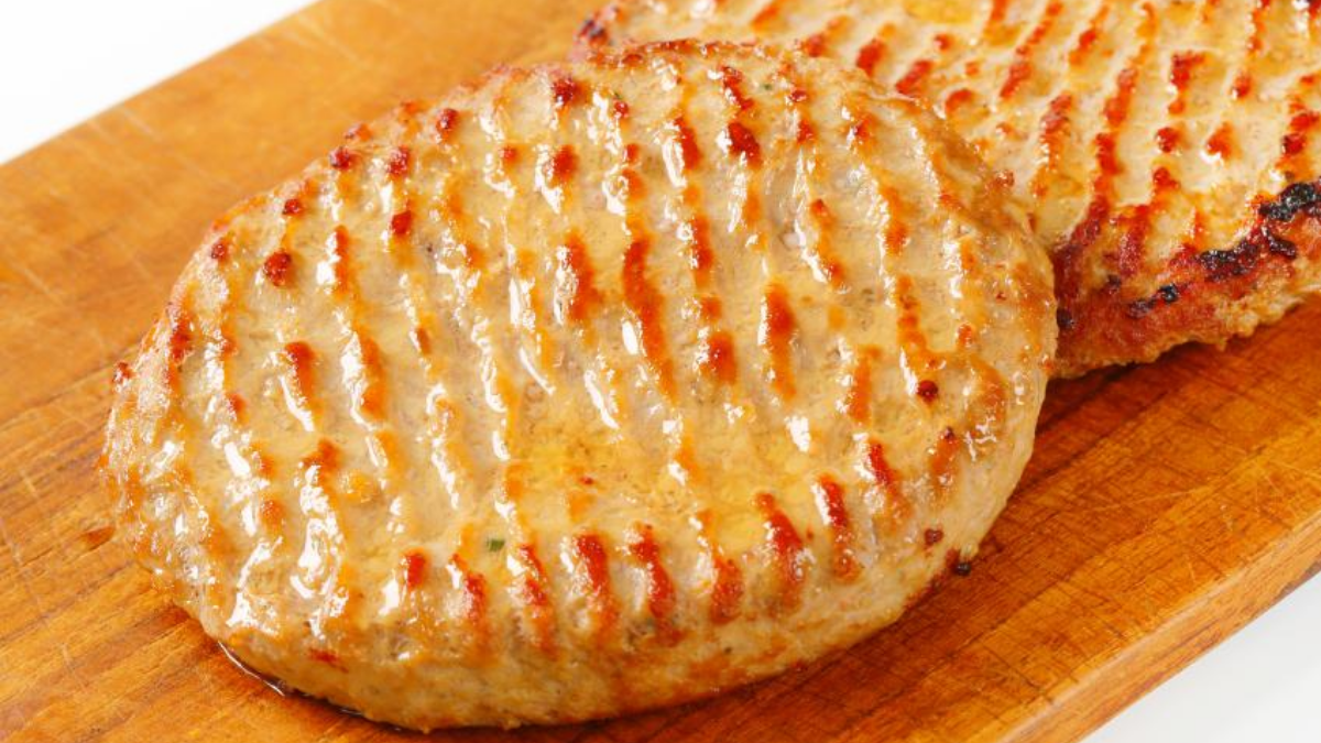 Cómo hacer hamburguesas de pollo caseras: la receta rica y saludable