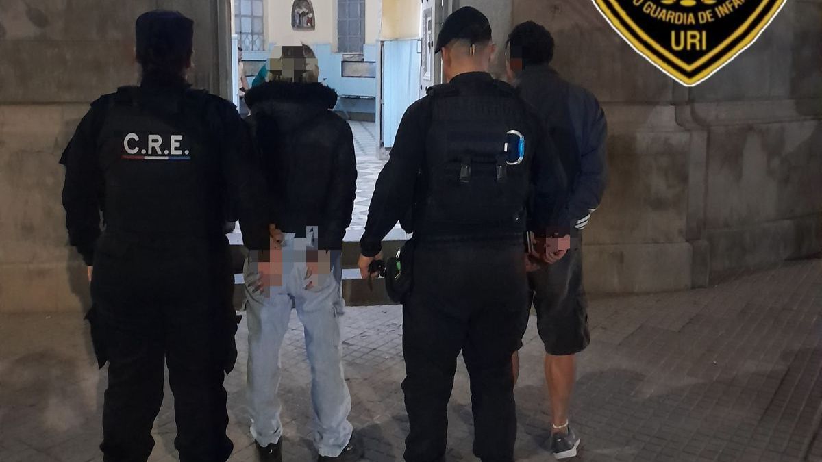 Dos jóvenes intentaron pagar con una app falsa en un bar del centro de Santa Fe. Fueron descubiertos y quedaron detenidos por presunta estafa.