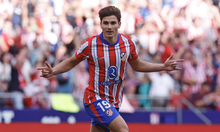 Golazo de tiro libre de Julián Álvarez para Atlético de Madrid ante Real Betis: mirá el video Golazo de tiro libre de Julián Álvarez para Atlético de Madrid ante Real Betis: mirá el video