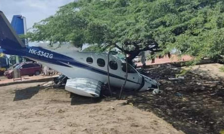 Avioneta se despistó en Colombia y mató a niño que se encontraba en una playa. Avioneta se despistó en Colombia y mató a niño que se encontraba en una playa.