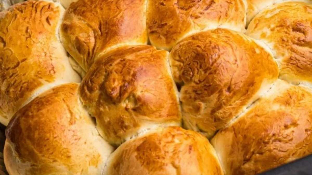 Esta receta de pan en la freidora de aire es muy sencilla de hacer y da un resultado delicioso.