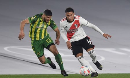 Tras comunicarle que no tendría lugar en el Club Atlético River Plate, Alex Vigo seguirá su carrera en el Club Atlético Independiente, donde se reencontrará con Eduardo Domínguez. Tras comunicarle que no tendría lugar en el Club Atlético River Plate, Alex Vigo seguirá su carrera en el Club Atlético Independiente, donde se reencontrará con Eduardo Domínguez.
