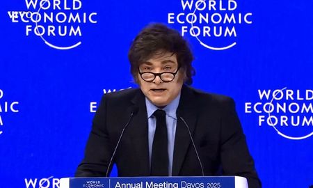 El presidente Javier Milei aseguró que el mundo debeeliminar el virus de la ideología woke, al considerar que esel cáncer que hay que extirpar, en su discurso en el Foro de Davos, enSuiza. El presidente Javier Milei aseguró que el mundo debeeliminar el virus de la ideología woke, al considerar que esel cáncer que hay que extirpar, en su discurso en el Foro de Davos, enSuiza.