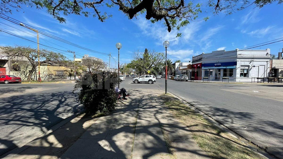 Los vecinos afirman que la avenida es un caos cuando juega Colón y pidieron