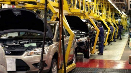 El Gobierno prepara un acuerdo con el sector automotriz